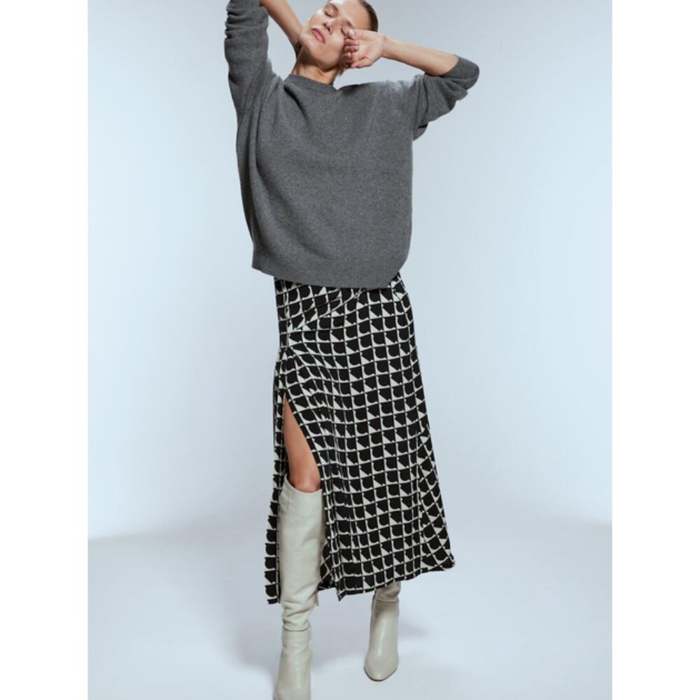 ZARA BLACK & CREAM GEOMETRIC PATTERN SLIT SKIRT, SIZE: XS, LIKE NEW